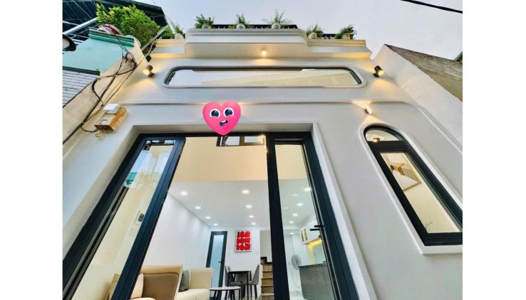 Nhà mới ở ngay đón tết, 3 tầng30m², 2PN, 3WC, Nguyễn Văn Nghi, gần ĐHCN4. 4 x 7.5m. Chỉ 3.85 tỷ